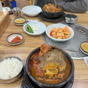 청기와뼈다귀해장국 대표 사진