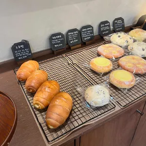 인더 페이스트리 대표 사진