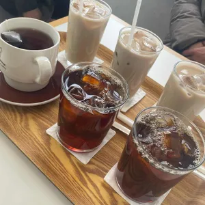 아무것도 아닌곳 사진