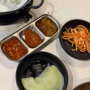 만족오향족발 대표 사진