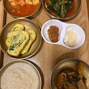 청국장과보리밥 사진