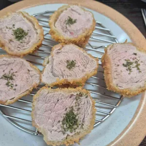 정성카츠 대표 사진
