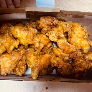 교촌치킨 사진