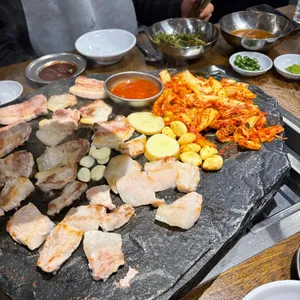 석암생소금구이 사진 1