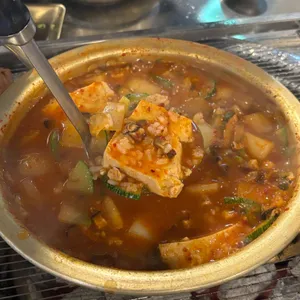 돈그리아 사진