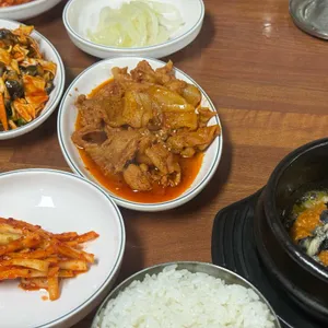 신흥우렁이전문식당 사진 1