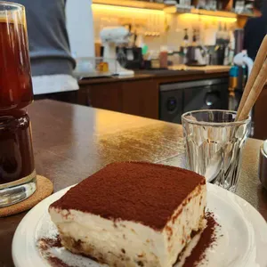인썸니악 커피바 사진