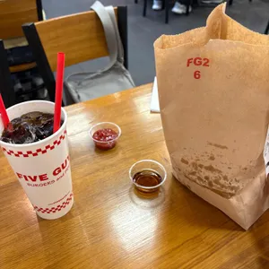 파이브가이즈 사진 1