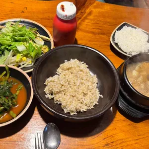 동촌 보리밥과 돈까스 사진 1