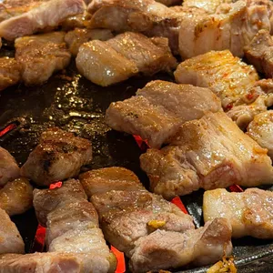 꽃돼지 대표 사진