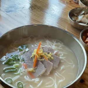 먹돌고기국수 사진