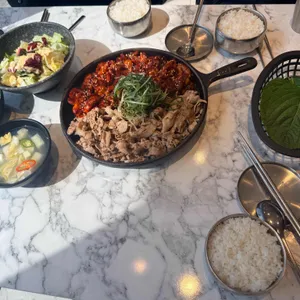 신복관 대표 사진