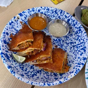 더타코부스 사진