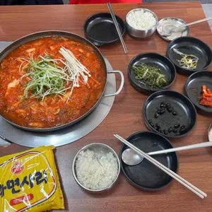 이정희차돌박이김치두루치기 사진 1