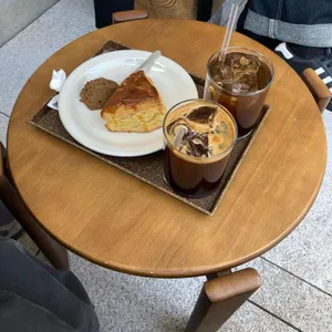 푸어링아웃 메라키 사진 2