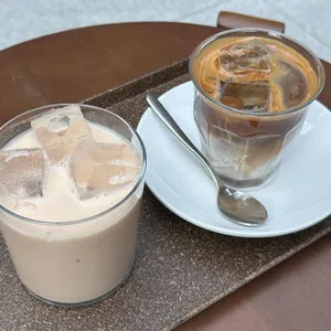 푸어링아웃 메라키 사진 1