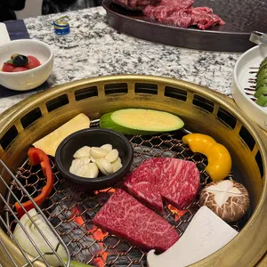 모연 대표 사진