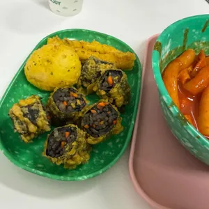 학교 앞 놀이터 사진