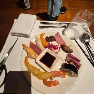 라세느 대표 사진