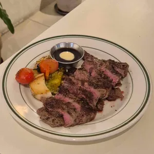 코모도 테이블 사진 1