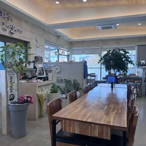 돈통마늘보쌈 대표 사진