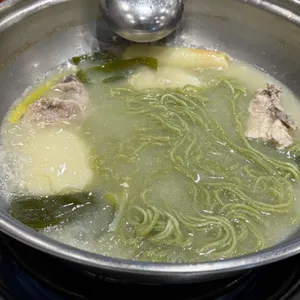 닭한마리 뚝닭 대표 사진