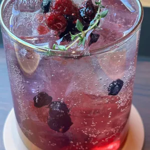 베이커리 앤 커피 by 쿤달 압구정로데오 플래그쉽스토어 대표 사진