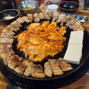 무쇠김치삼겹 사진