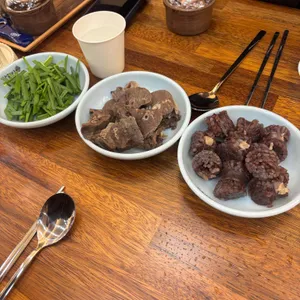 산더미 미성돼지국밥 사진