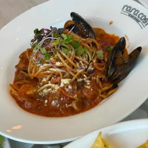 라라코스트 대표 사진