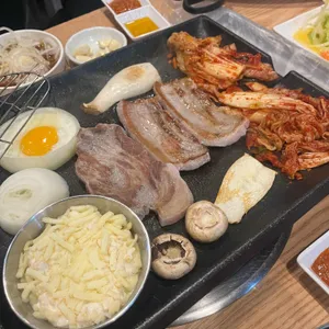 뒷골목생삼겹 대표 사진