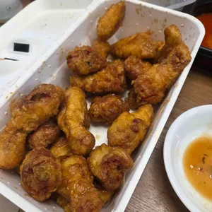교촌치킨 사진