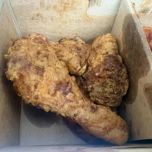 교촌치킨 사진