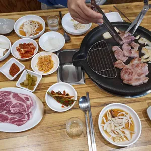 정직한우 정육식당 대표 사진