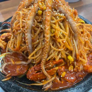 돌솟해물뼈찜 사진