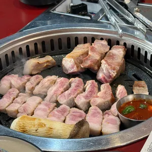 육시리 사진
