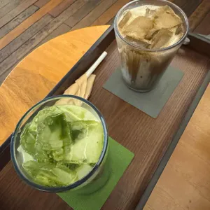 디포인트 커피 대표 사진