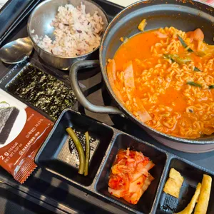 김옥희송탄부대찌개 대표 사진