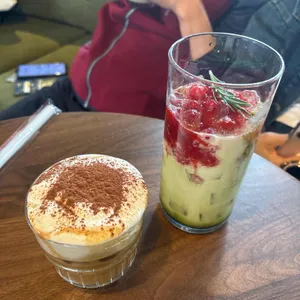 어나더사이드 사진