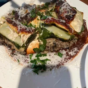 부부드꼼뜨와 대표 사진