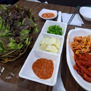 장충동털보족발 대표 사진