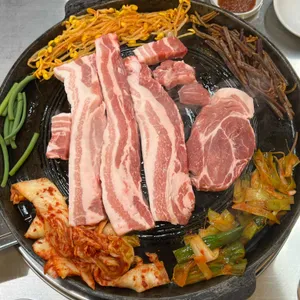 상구네솥뚜껑삼겹살 사진 1