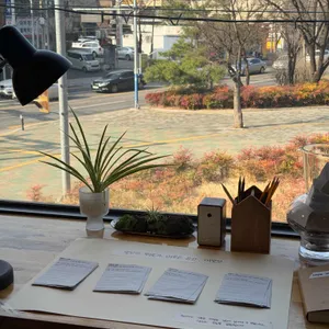 어보브 대표 사진