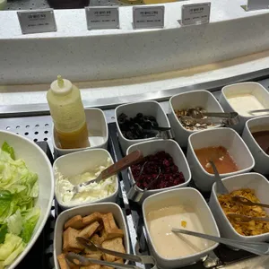 애슐리 퀸즈 사진