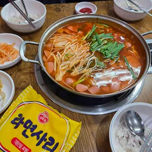 왕두꺼비 부대찌개 사진
