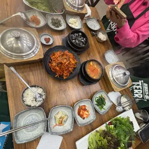 논두렁 우렁쌈밥 사진