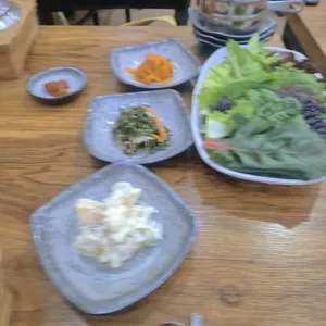 논두렁 우렁쌈밥 사진