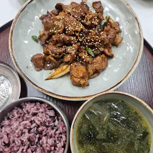 윤찬식당 대표 사진
