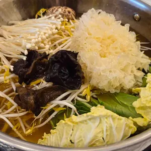 나목굴림만두전골 사진