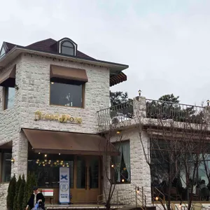 브레드 쏭 대표 사진